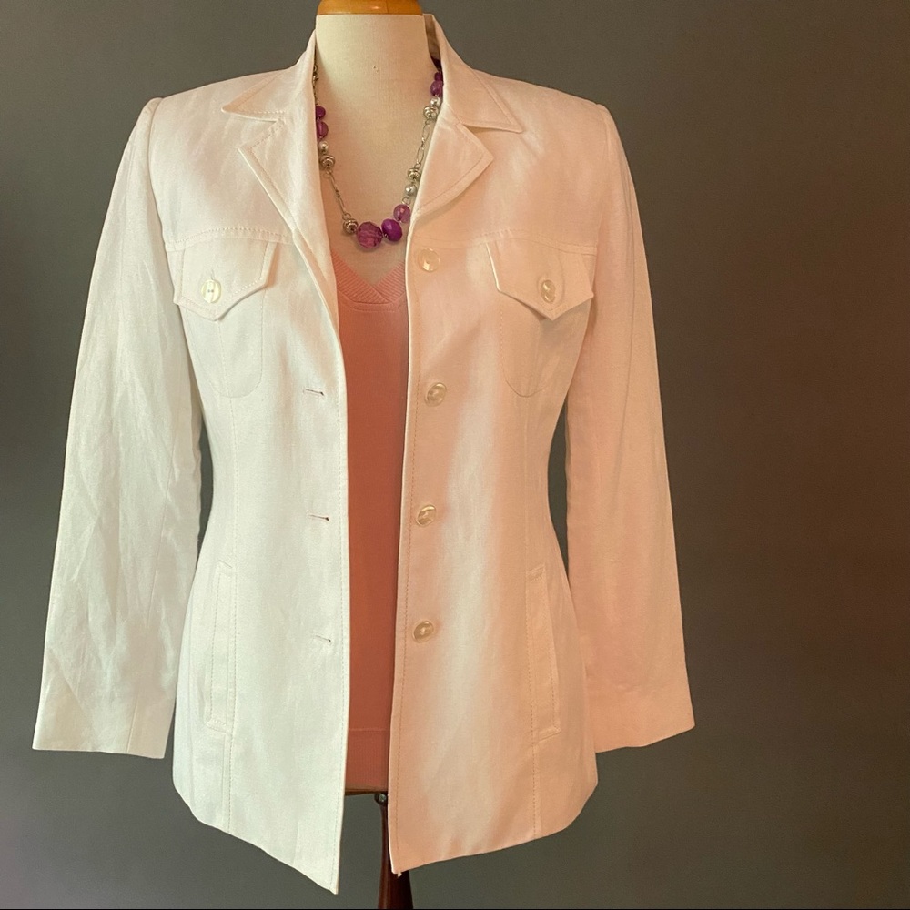 🐚Beautiful Halston Linen blend blazer.